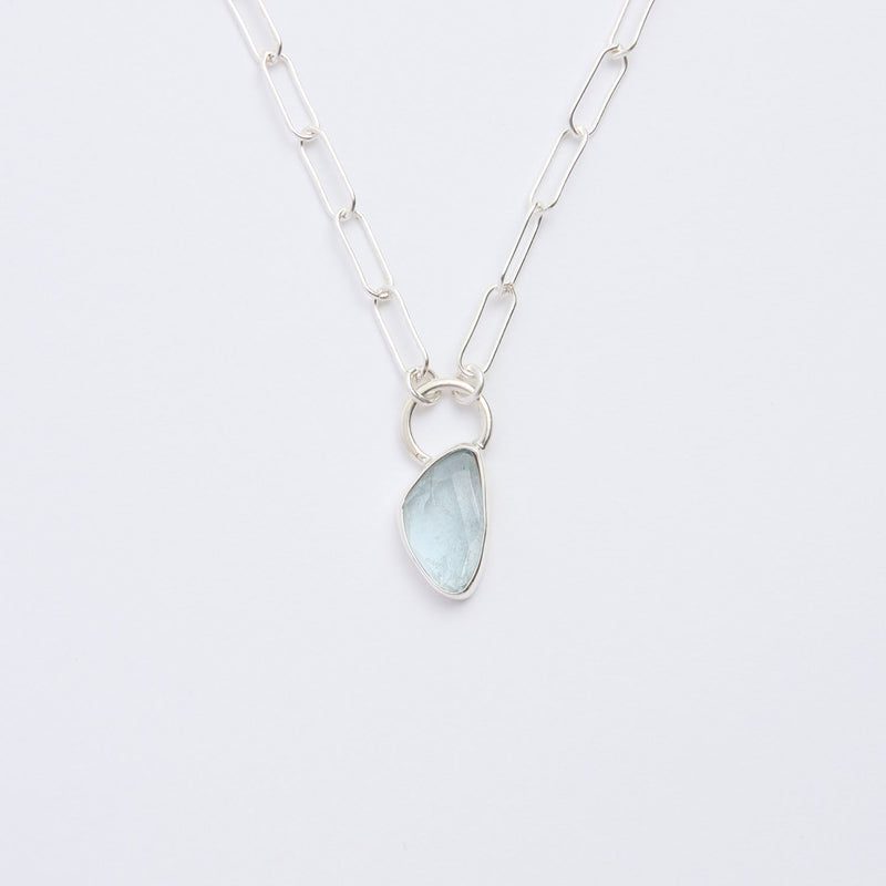 3月誕生石アクアマリンのシルバーネックレス