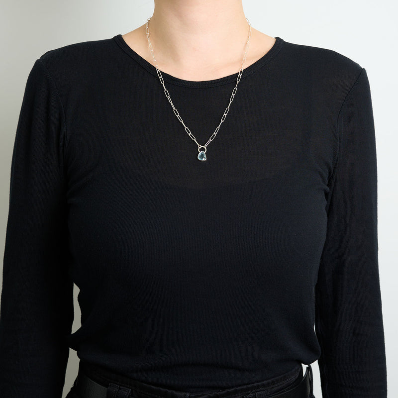 3月誕生石アクアマリンのシルバーネックレス