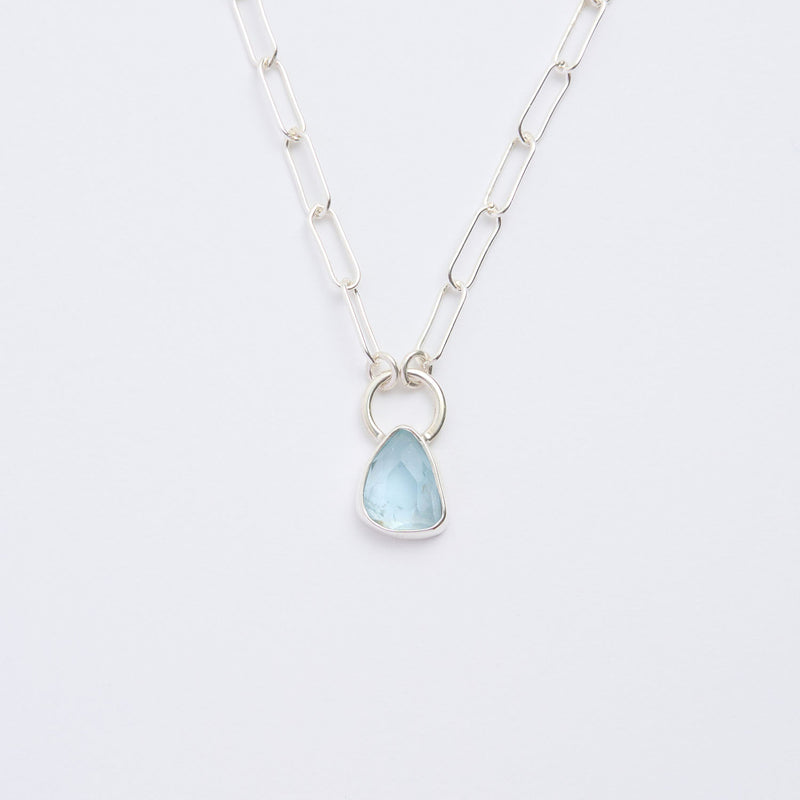 3月誕生石アクアマリンのシルバーネックレス