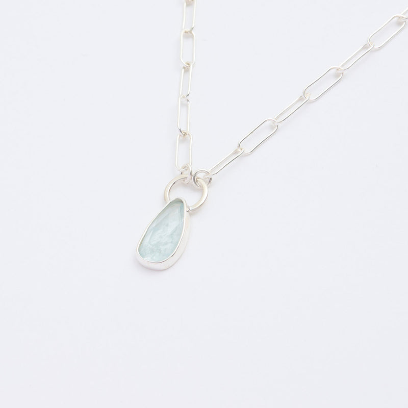 3月誕生石アクアマリンのシルバーネックレス