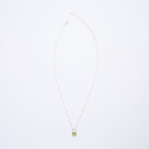 8月誕生石ペリドットのシルバーネックレス