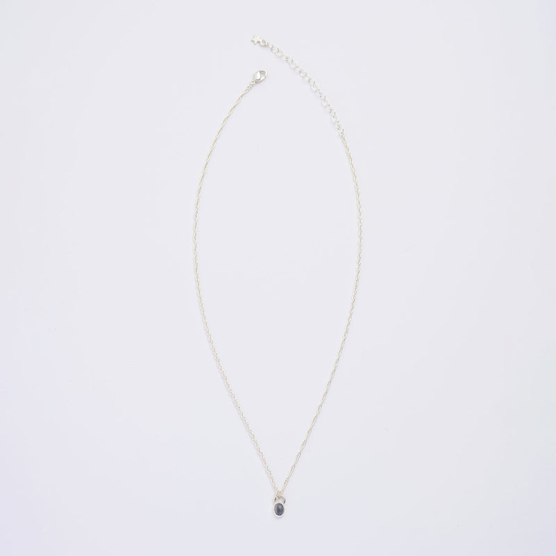10月誕生石オパールのシルバーネックレス