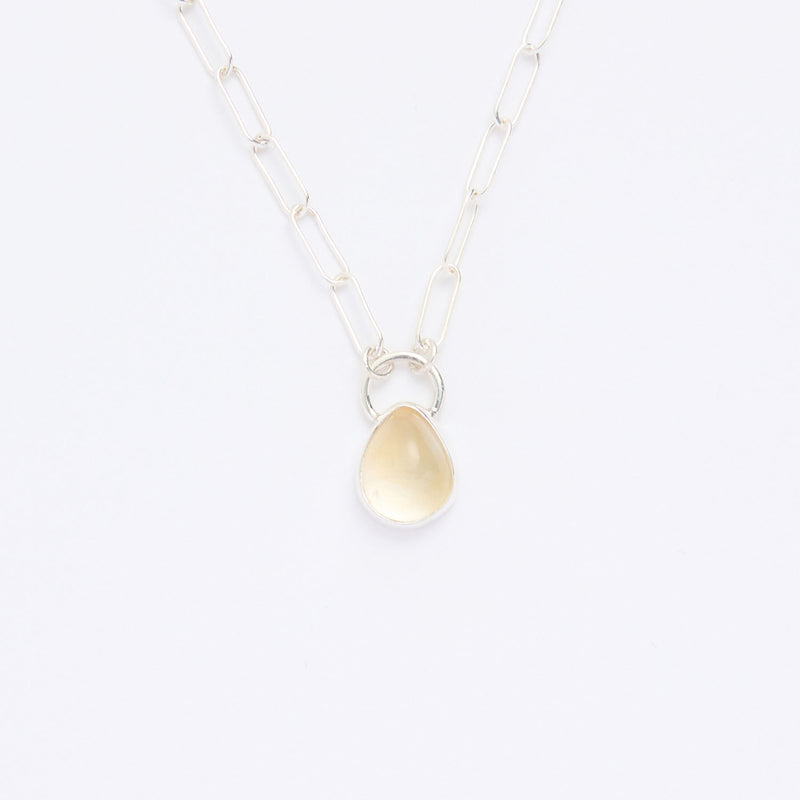 11月の誕生石シトリンのシルバーネックレス