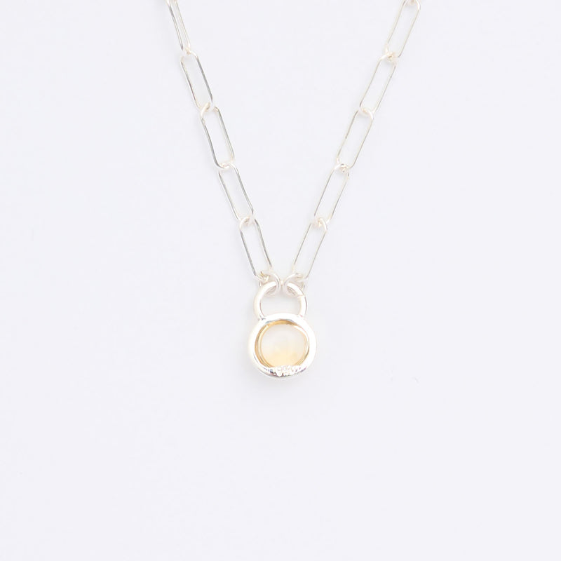 11月の誕生石シトリンのシルバーネックレス