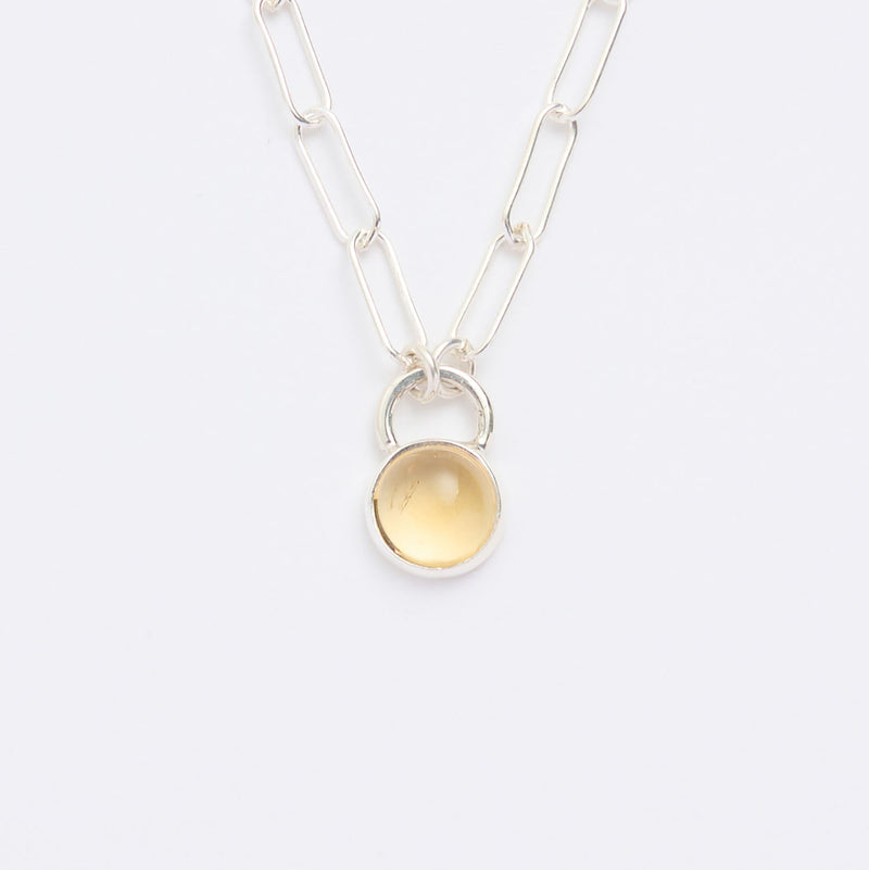 11月の誕生石シトリンのシルバーネックレス