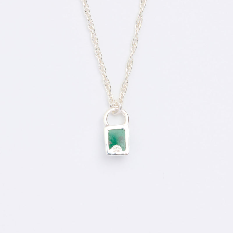 5月誕生石エメラルドのシルバーネックレス
