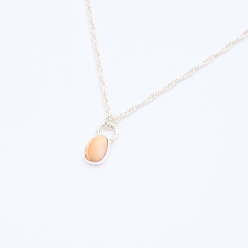 10月誕生石オパールのシルバーネックレス