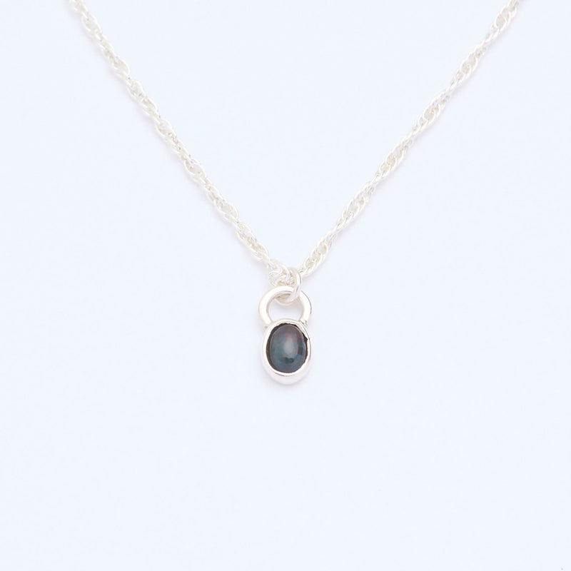 10月誕生石オパールのシルバーネックレス