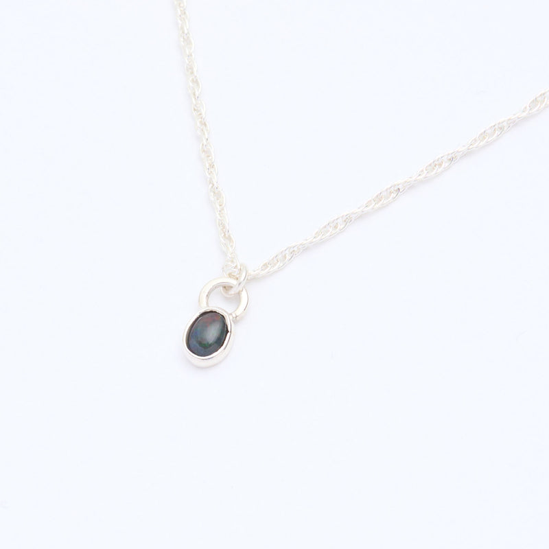 10月誕生石オパールのシルバーネックレス