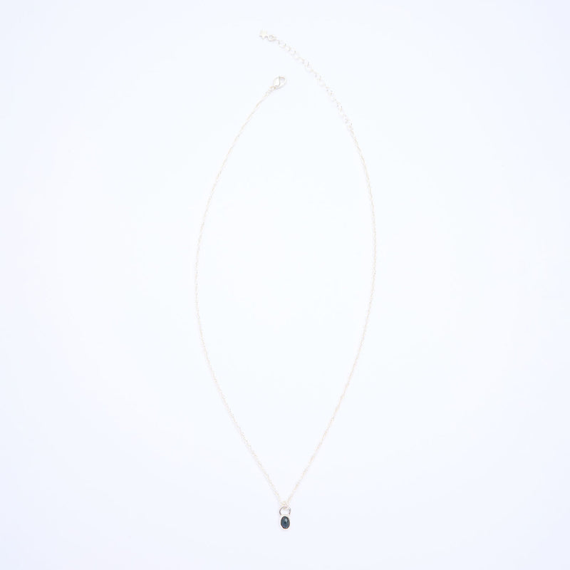 10月誕生石オパールのシルバーネックレス