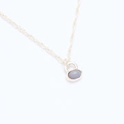 10月誕生石オパールのシルバーネックレス