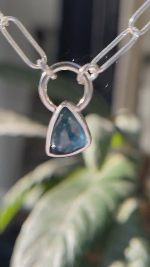 10月誕生石トルマリンのシルバーネックレス