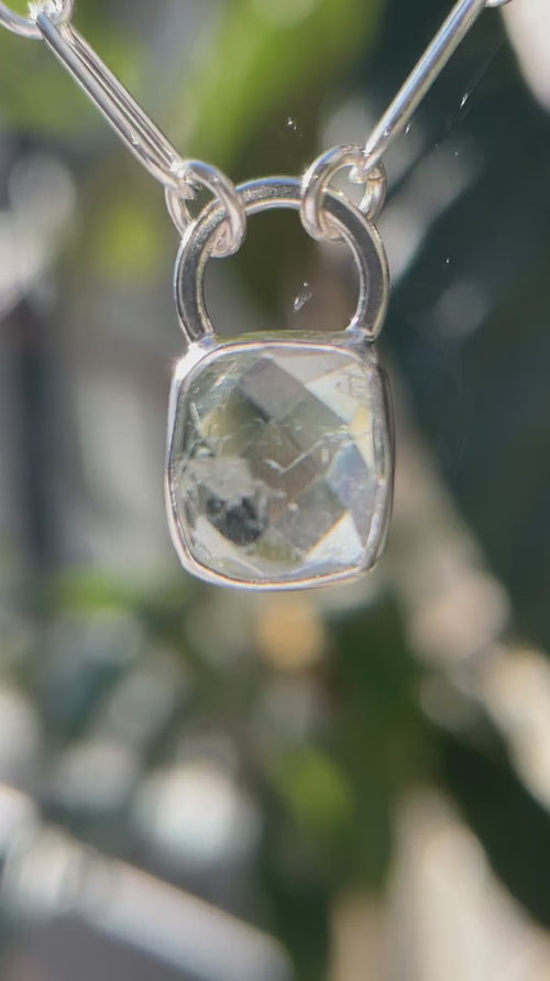 10月誕生石トルマリンのシルバーネックレス