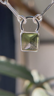 10月誕生石トルマリンのシルバーネックレス