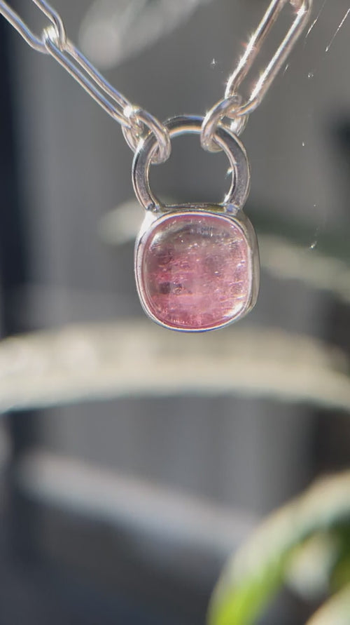 10月誕生石トルマリンのシルバーネックレス