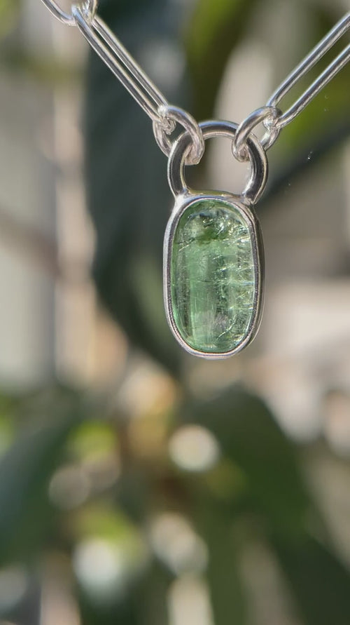 10月誕生石トルマリンのシルバーネックレス