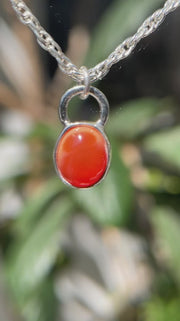 10月誕生石オパールのシルバーネックレス