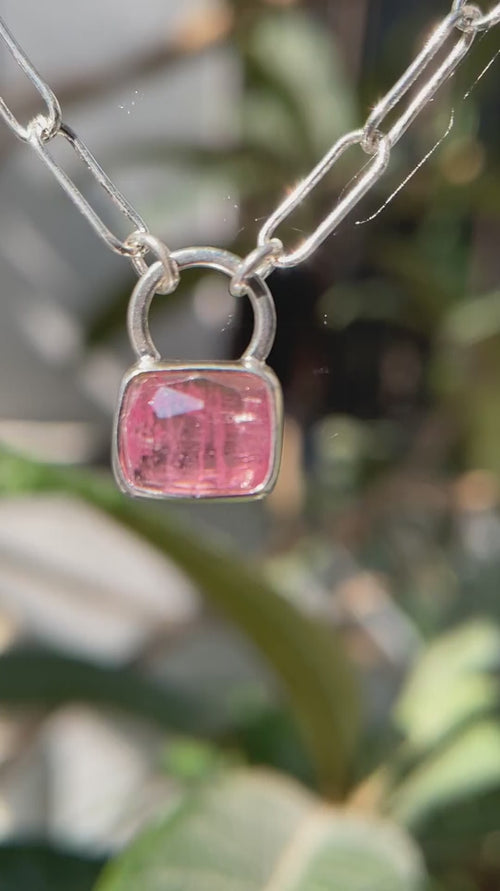 10月誕生石トルマリンのシルバーネックレス