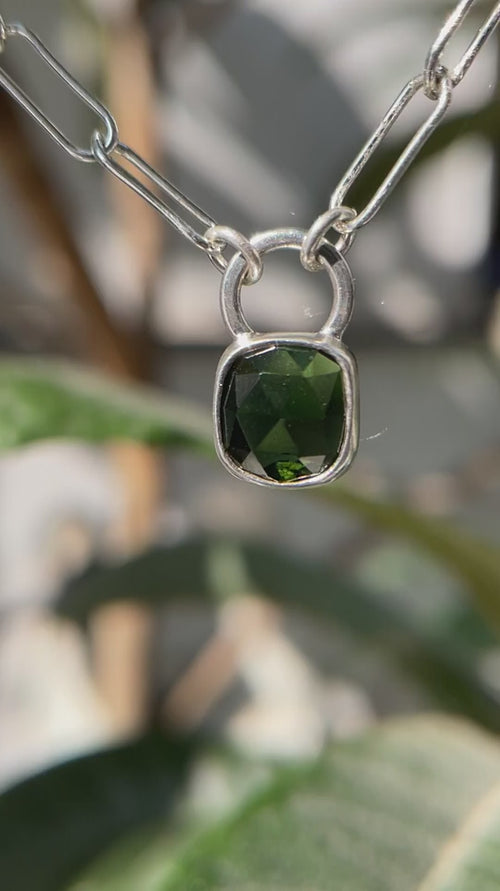 10月誕生石トルマリンのシルバーネックレス