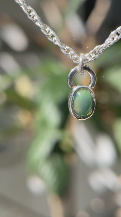 10月誕生石オパールのシルバーネックレス