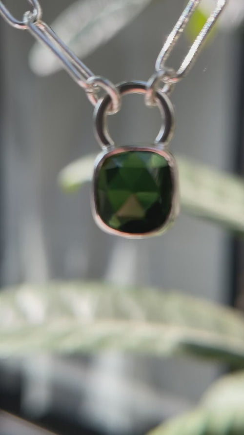 10月誕生石トルマリンのシルバーネックレス