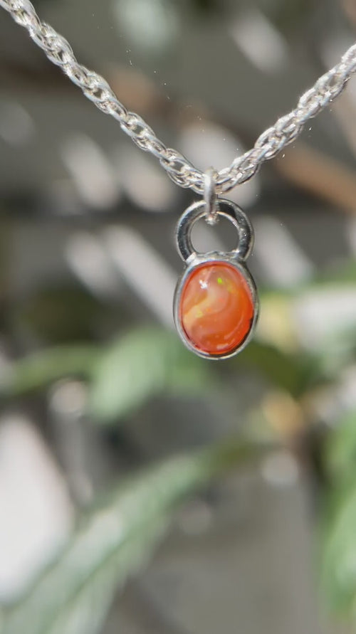 10月誕生石オパールのシルバーネックレス