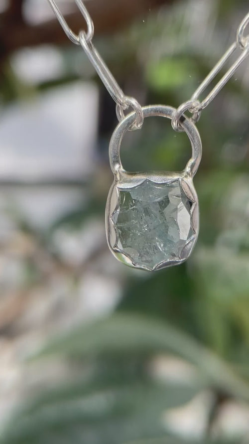 3月誕生石アクアマリンのシルバーネックレス