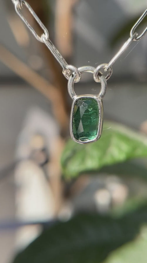 10月誕生石トルマリンのシルバーネックレス