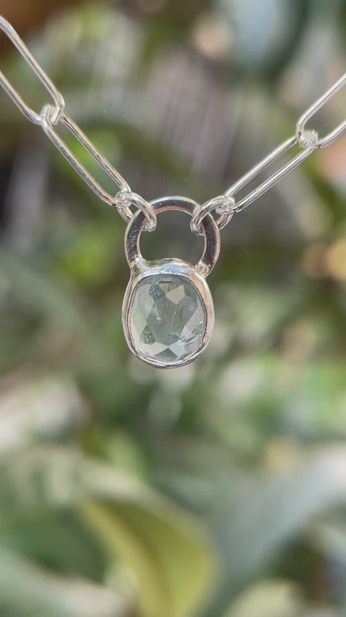 3月誕生石アクアマリンのシルバーネックレス