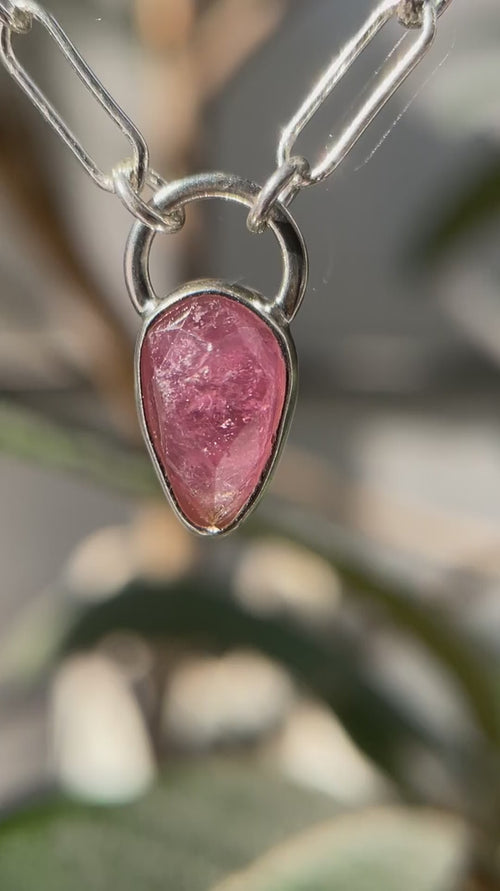 10月誕生石トルマリンのシルバーネックレス