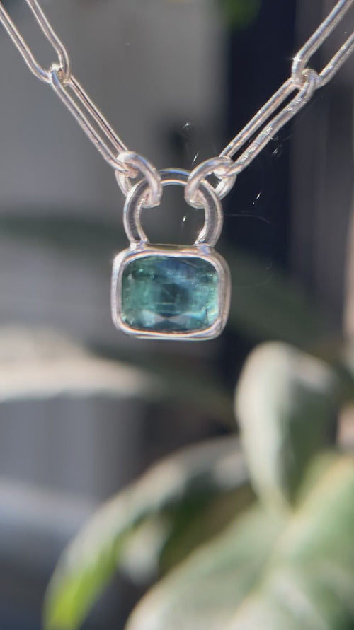 10月誕生石トルマリンのシルバーネックレス