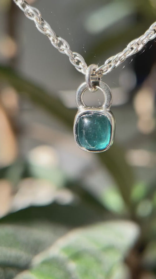 10月誕生石トルマリンのシルバーネックレス