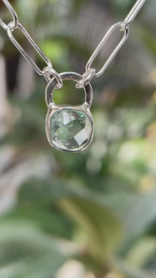 3月誕生石アクアマリンのシルバーネックレス