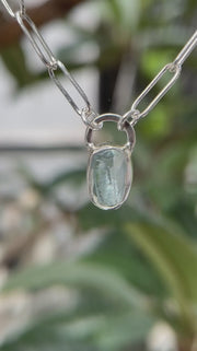 3月誕生石アクアマリンのシルバーネックレス