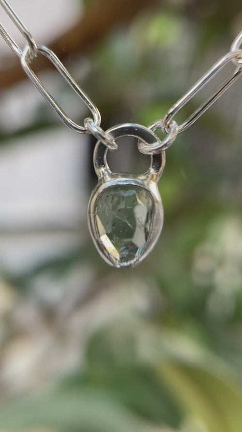 3月誕生石アクアマリンのシルバーネックレス