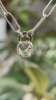 3月誕生石アクアマリンのシルバーネックレス